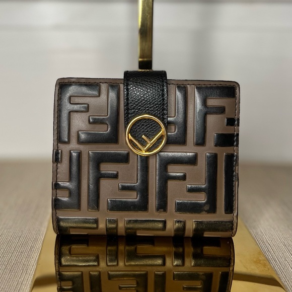 FENDI wallet pre loved